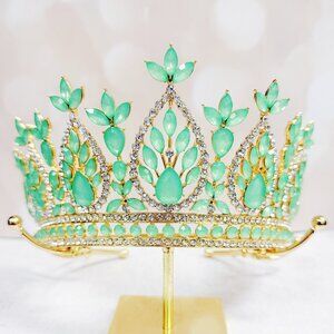 Share green gemstone crown, princess crown, birthday party crown, Victorian crow